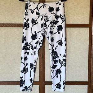 Apana Blue and White Floral Yoga Leggings - Size Medium